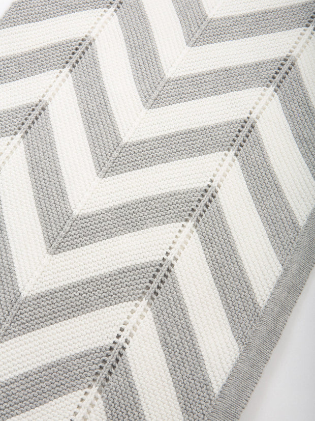 Chevron Strickdecke Graumeliert