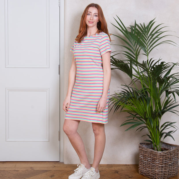 Woman in southbourne kleid 